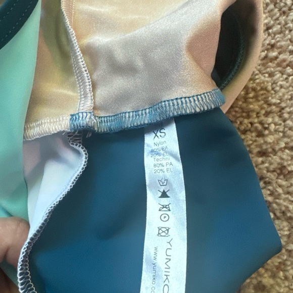 Teal and white Yumiko - Picture 2 of 3